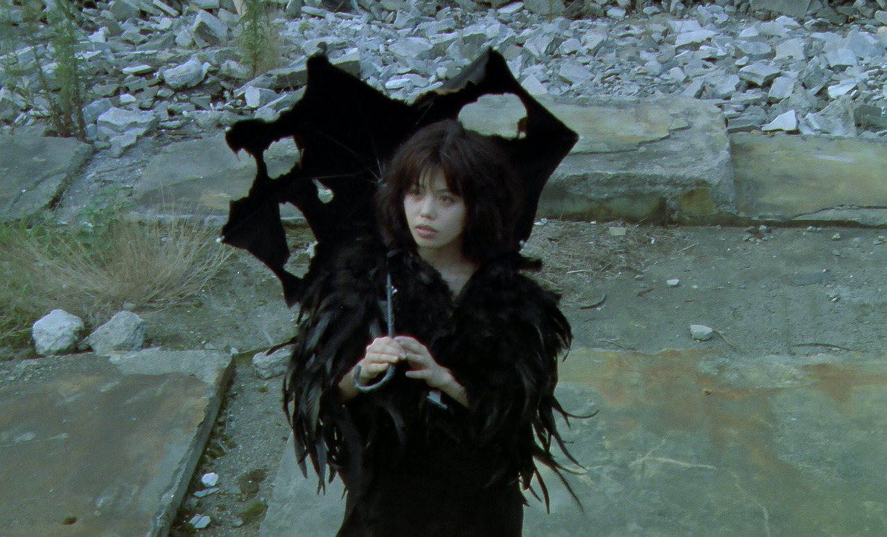 Still from PiCNiC (1996)